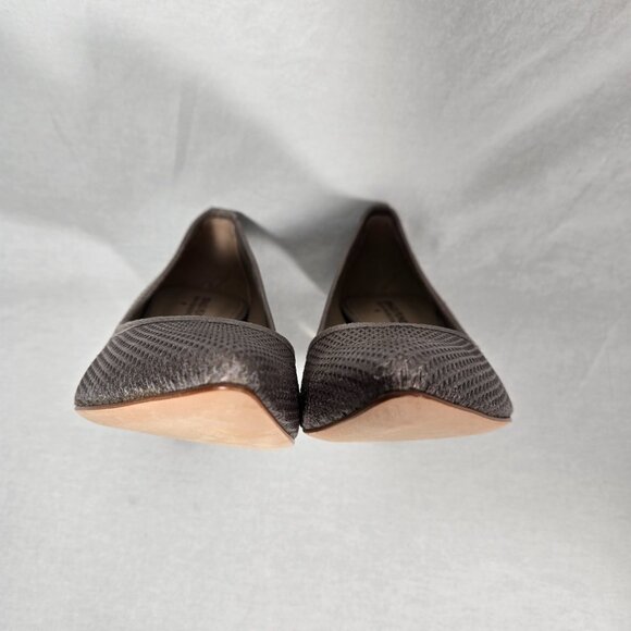 DONALD J PLINER Platino Metallic Brush Off LEATHER Point Toe Heel Pump Size 8.5M - Picture 8 of 17